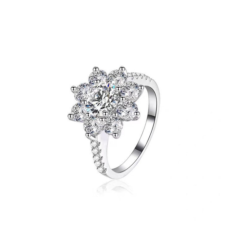 Sunflower-Inspired Lab-Grown Diamond Ring