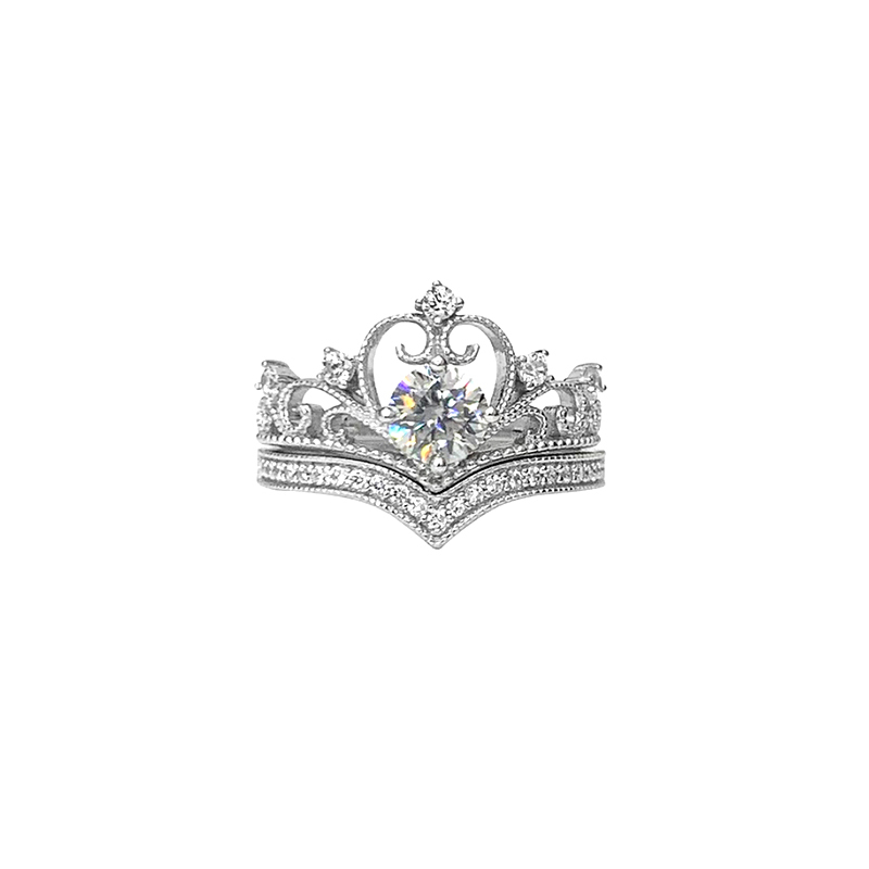 Crown-Inspired Lab-Grown Diamond Ring