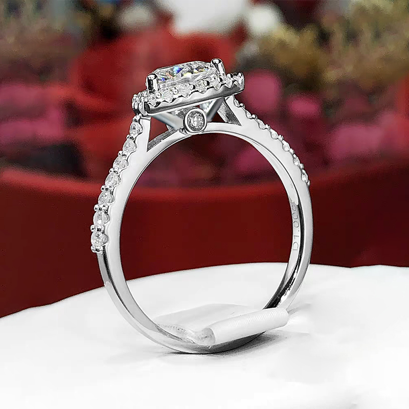 Sugar Cube-Inspired Lab-Grown Diamond Ring