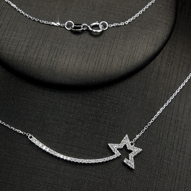 Shooting Star-Inspired Diamond Necklace