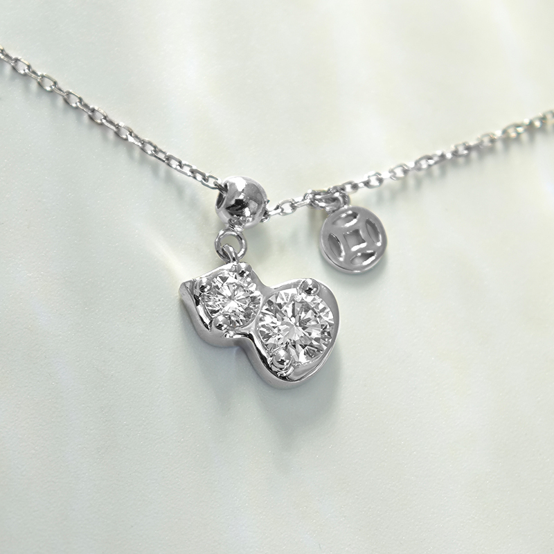 Gourd-Inspired Diamond Necklace