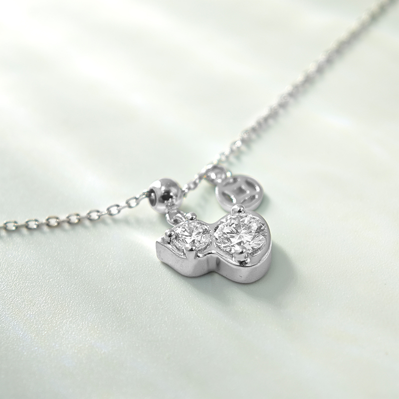 Gourd-Inspired Diamond Necklace