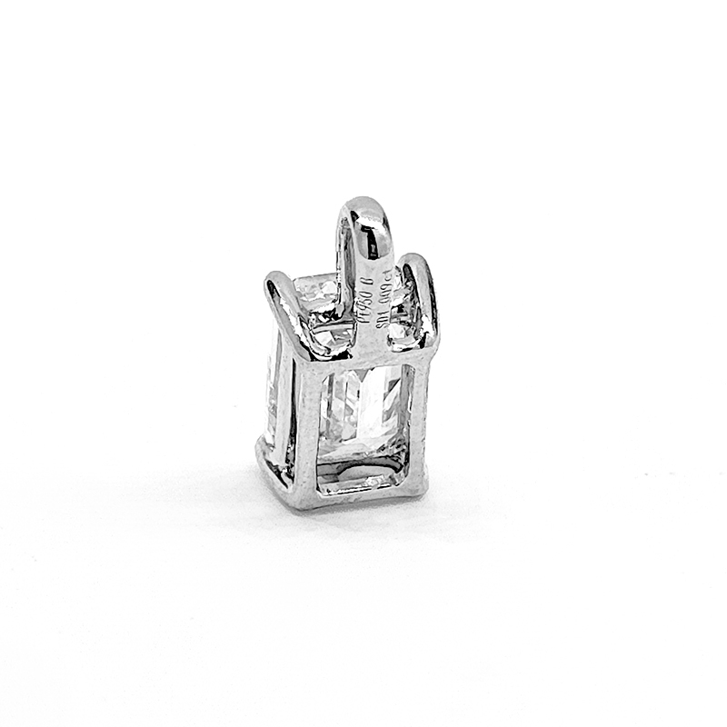 Emerald 4 prongs Cultrued Diamond Pendant -4