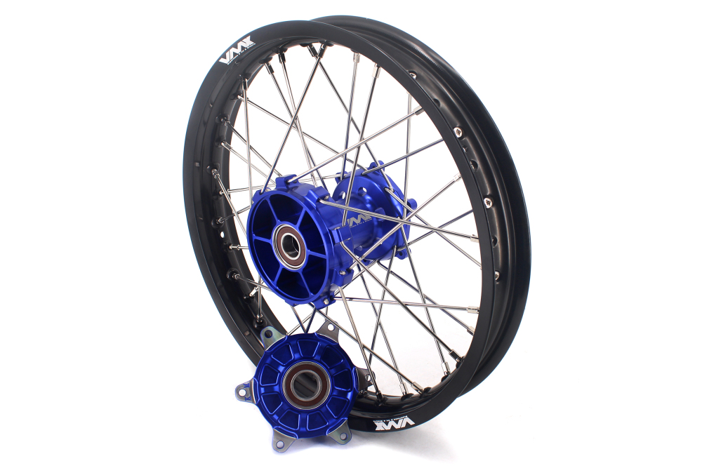 For KTM 690 Enduro R 2008-2026/ KTM 690 SMC 08-11/ / Husqvarna 701 Enduro 16 - 24 -- VMX 2.15 * 18 Rear Cush Drive Wheel CNC Blue Hub