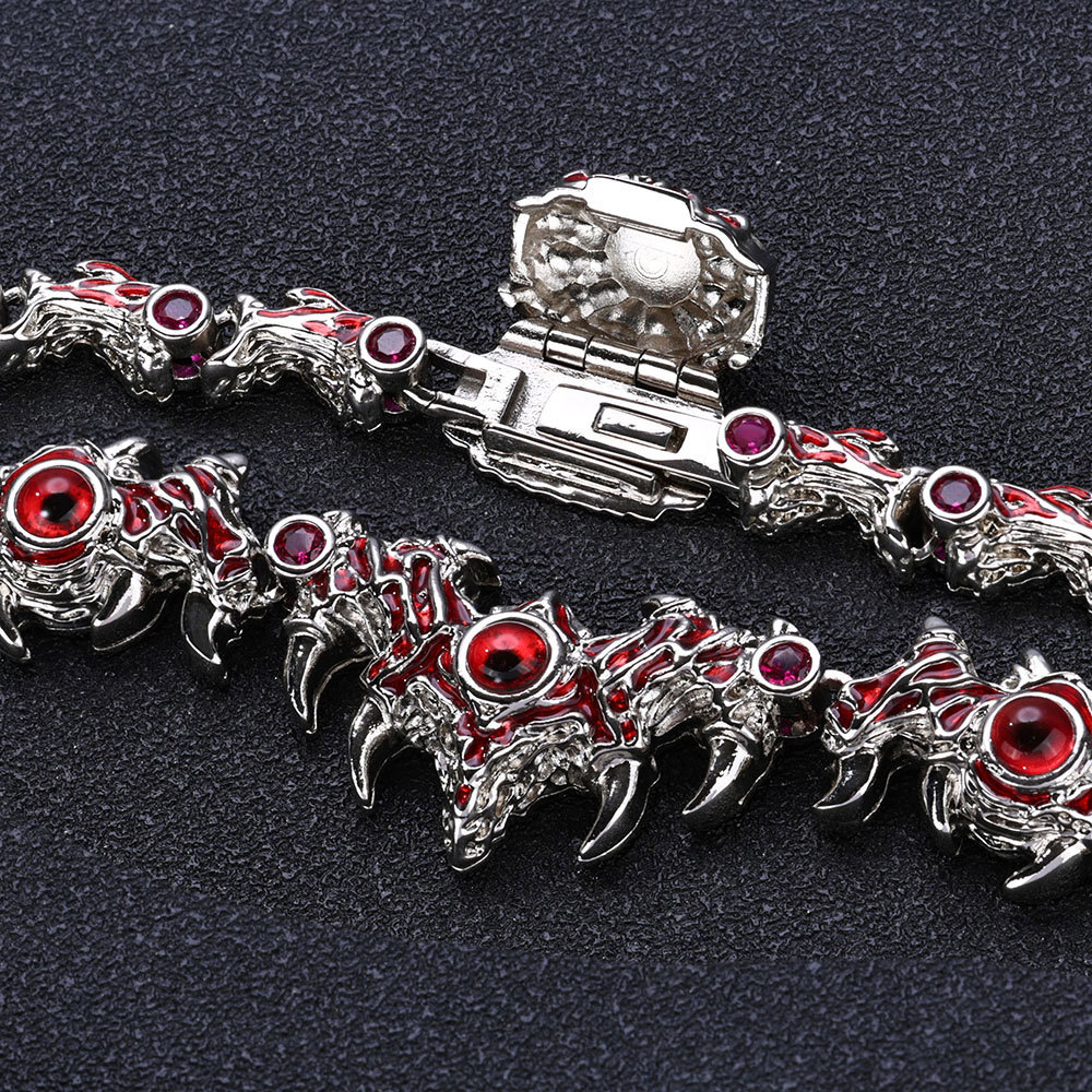 Exaggerated Spikes Parasitic Red Eyes Thorns Chain