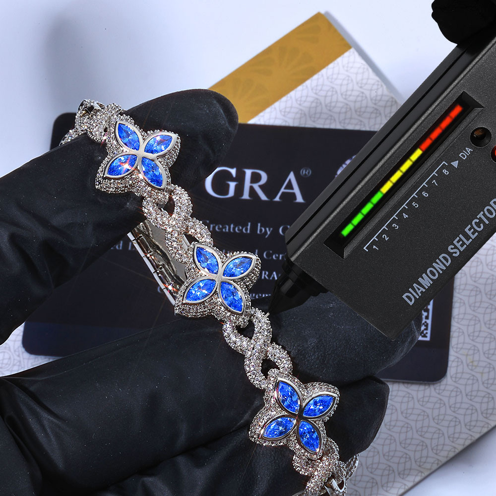 Four-Leaf Clover Bracelet  925 Silver & Moissanite Lucky Charm