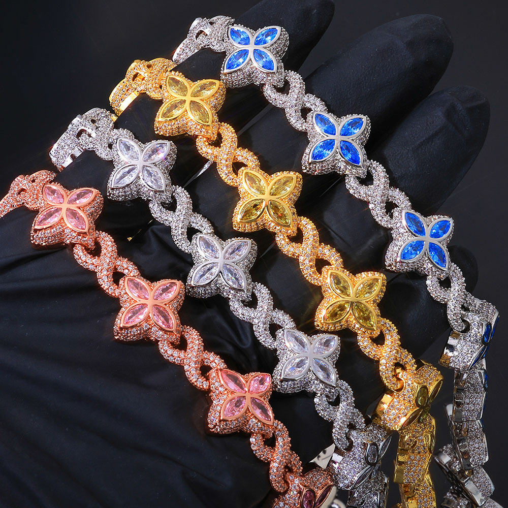 925 vvs Moissanite Lucky Clover