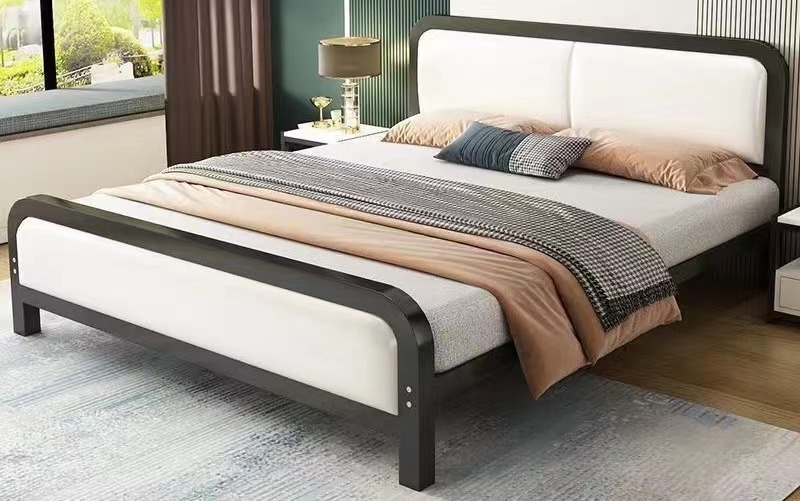Metal bed