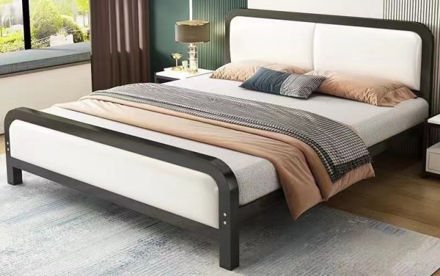 Metal bed