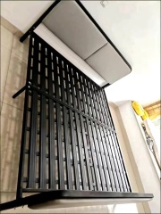 Metal bed