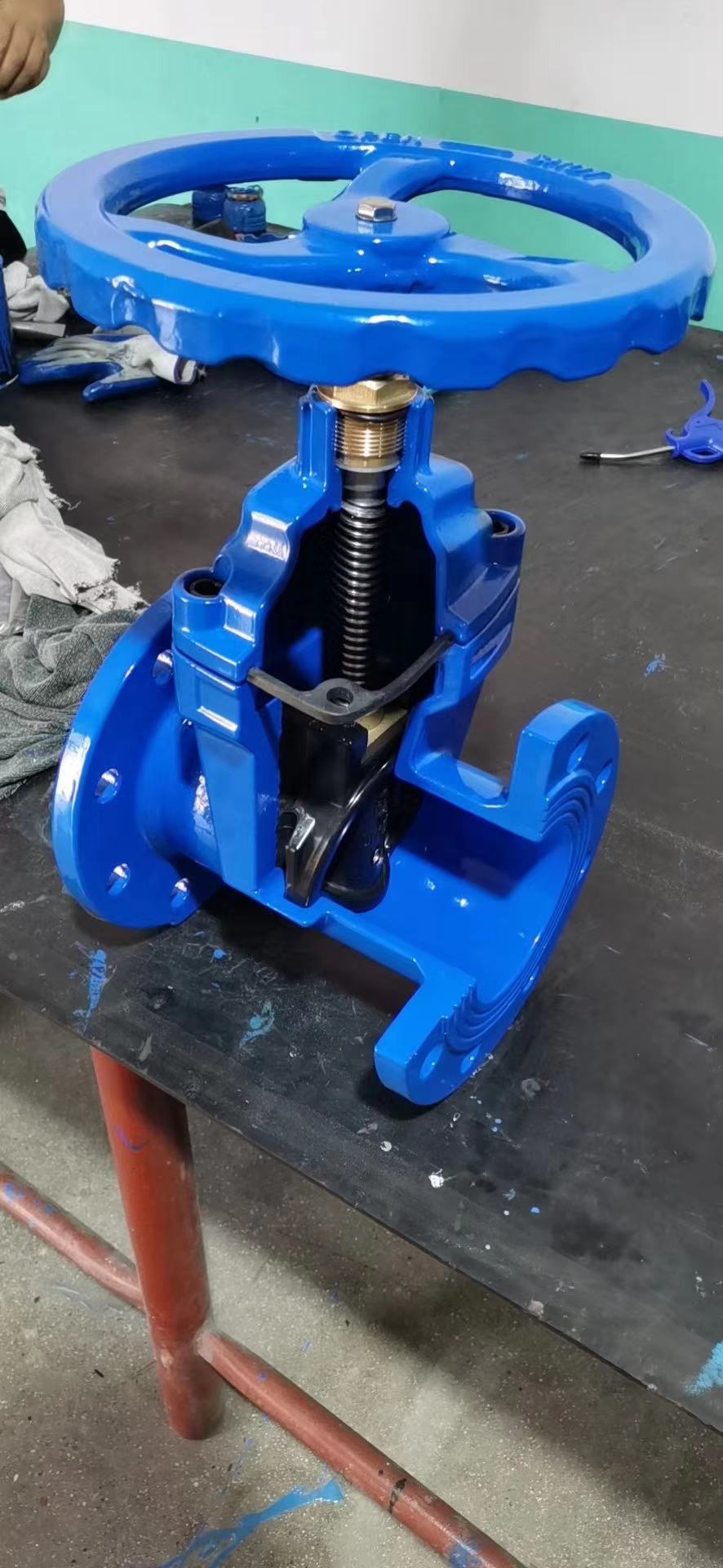 DIN Resilient Seat Non Rising Stem Gate Valve F4/F5