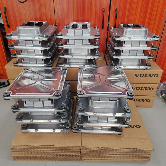 Original quality OEM 20814604 P02 Volvo engine controller module controller computer panel, with program ECM computer board ECU electronic control unit