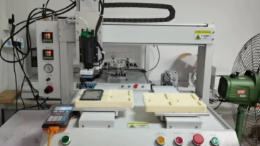 Hotmelt Glue Dispensing Machine,Robotic Glue Dispenser, Heating Dispesing Head, Applied on LCD phone Screen Assembly