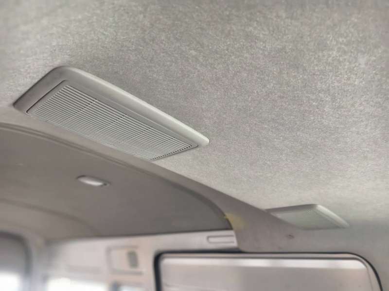 2018 TOYOTA Hiace, Commuter SLWB, high roof, wide body, 8961km, $ 49999, Ready for work.