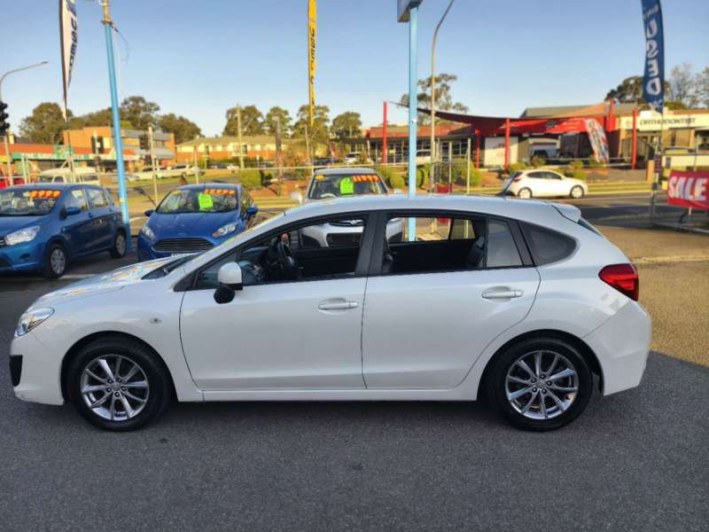 2014 SUBARU Impreza 2.0i-L (AWD), auto, low kilometers