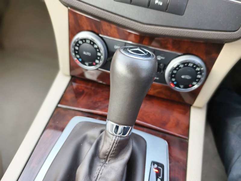 2011 MERCEDES-BENZ C250 CGI ELEGANCE, 68700km only