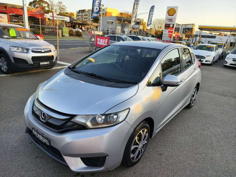 2014 HONDA Jazz VTi, auto, low kilometers, new shape