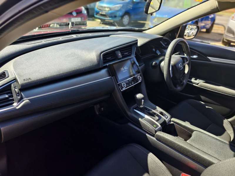 2017 HONDA Civic VTi, auto, well maintained, 3years warranty