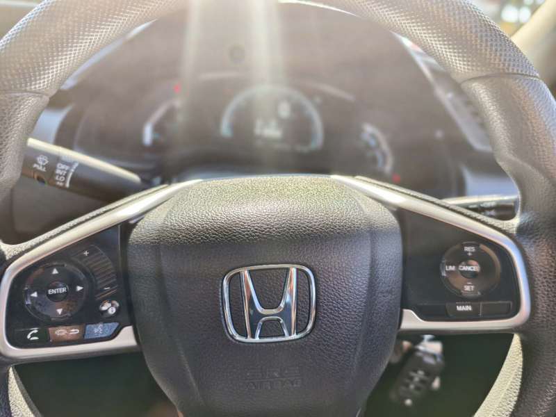 2017 HONDA Civic VTi, auto, well maintained, 3years warranty