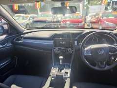 2017 HONDA Civic VTi, auto, well maintained, 3years warranty