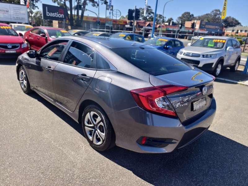 2017 HONDA Civic VTi, auto, well maintained, 3years warranty