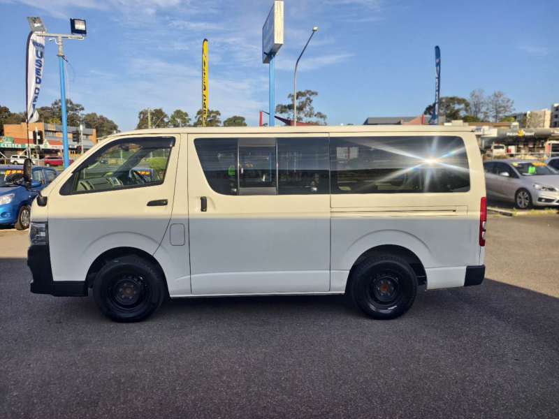 2013 TOYOTA Hiace, auto, low kilometers, well maintained, $24999 Ready for work.