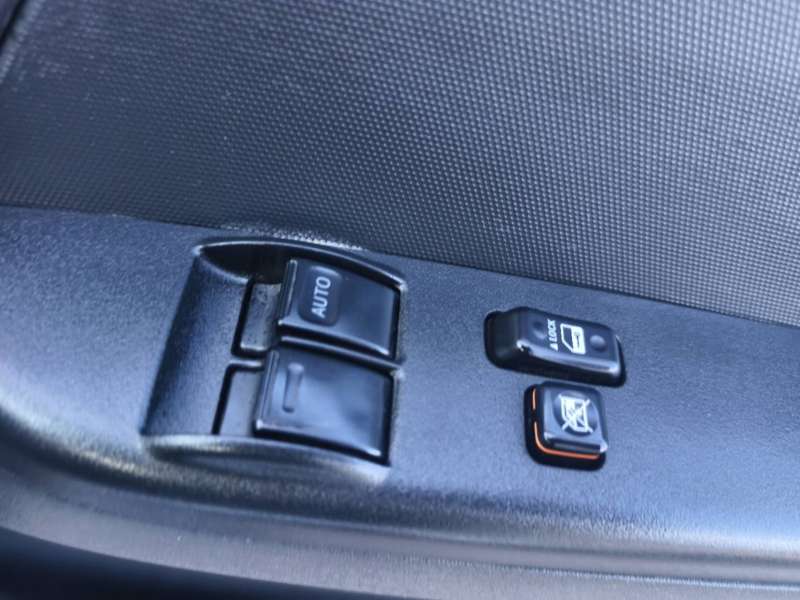 2013 TOYOTA Hiace, auto, low kilometers, well maintained, $24999 Ready for work.