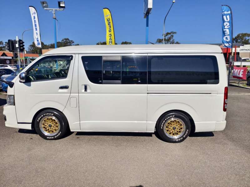 2012 TOYOTA Hiace, Wide body, Super Gl, well maintained