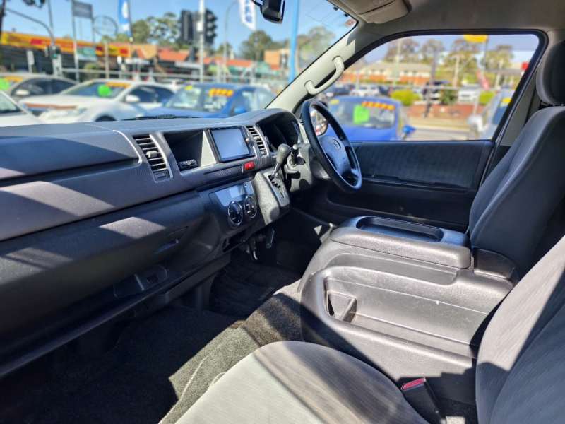 2012 TOYOTA Hiace, Wide body, Super Gl, well maintained