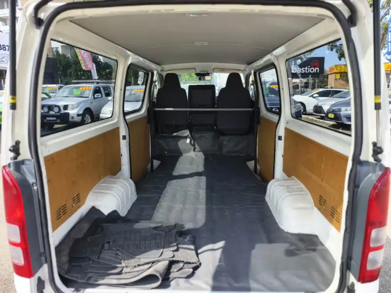 2020 TOYOTA HIACE, auto, low kilometers, $ 33999 Ready for work.
