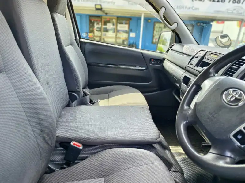2020 TOYOTA HIACE, auto, low kilometers, $ 33999 Ready for work.