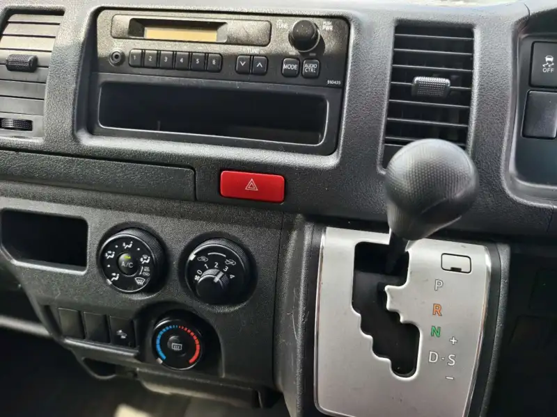 2020 TOYOTA HIACE, auto, low kilometers, $ 33999 Ready for work.
