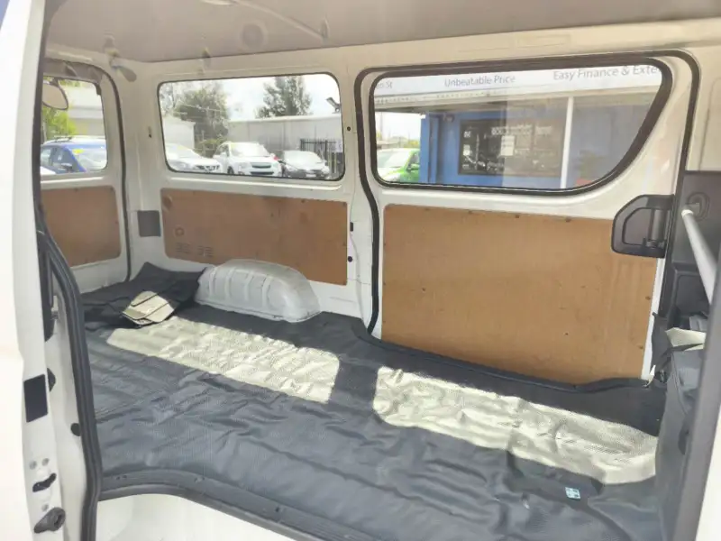 2020 TOYOTA HIACE, auto, low kilometers, $ 33999 Ready for work.