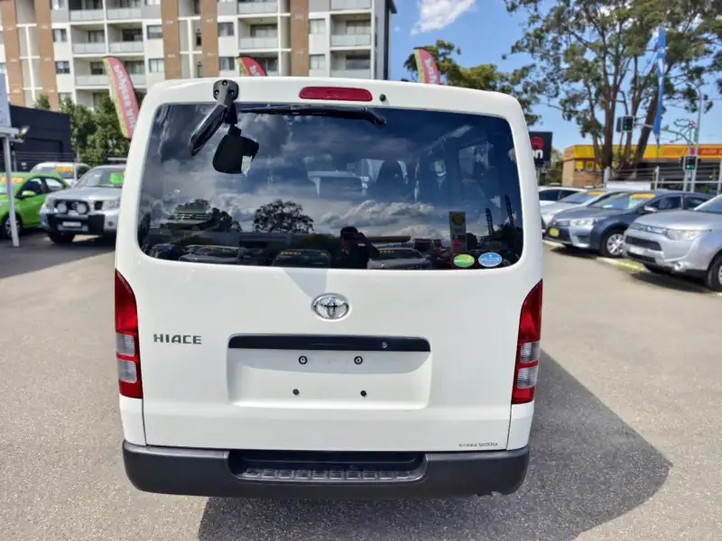 2020 TOYOTA HIACE, auto, low kilometers, $ 33999 Ready for work.