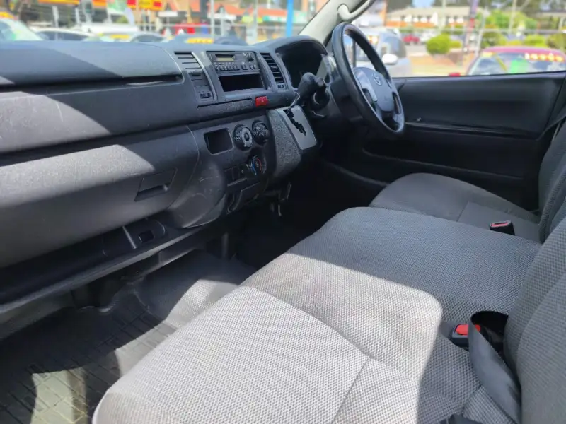 2020 TOYOTA HIACE, auto, low kilometers, $ 33999 Ready for work.
