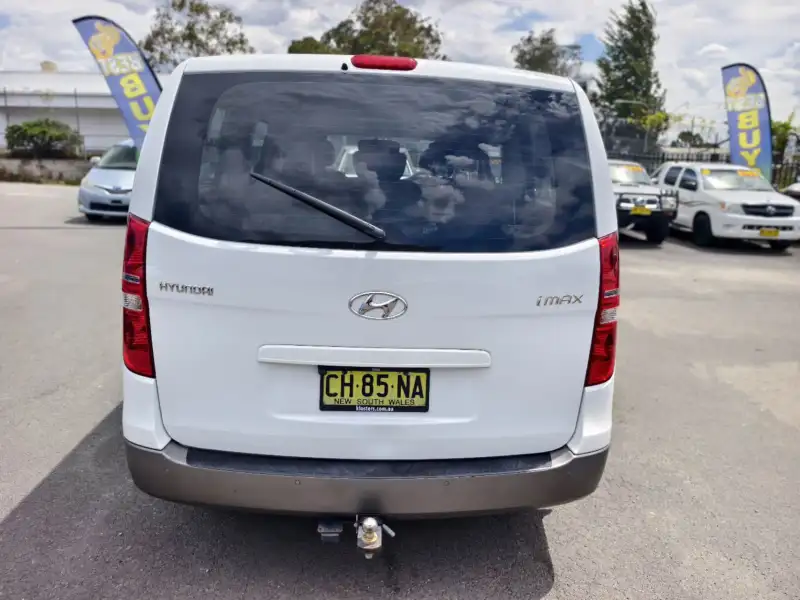 2015 HYUNDAI iMAX , auto, 8seats, low kilometers, $ 18999