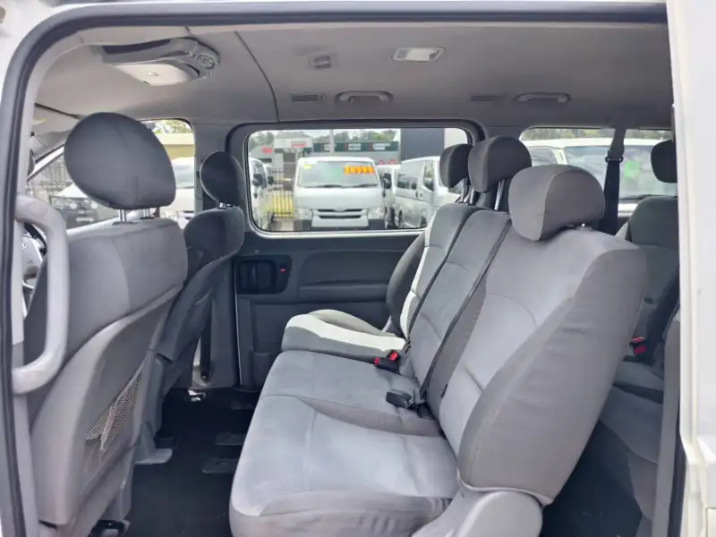 2015 HYUNDAI iMAX , auto, 8seats, low kilometers, $ 18999