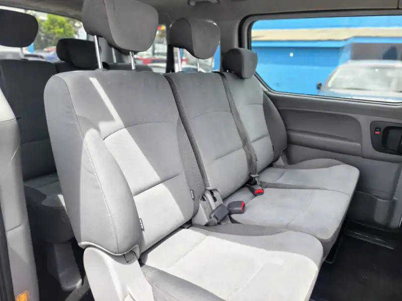 2015 HYUNDAI iMAX , auto, 8seats, low kilometers, $ 18999