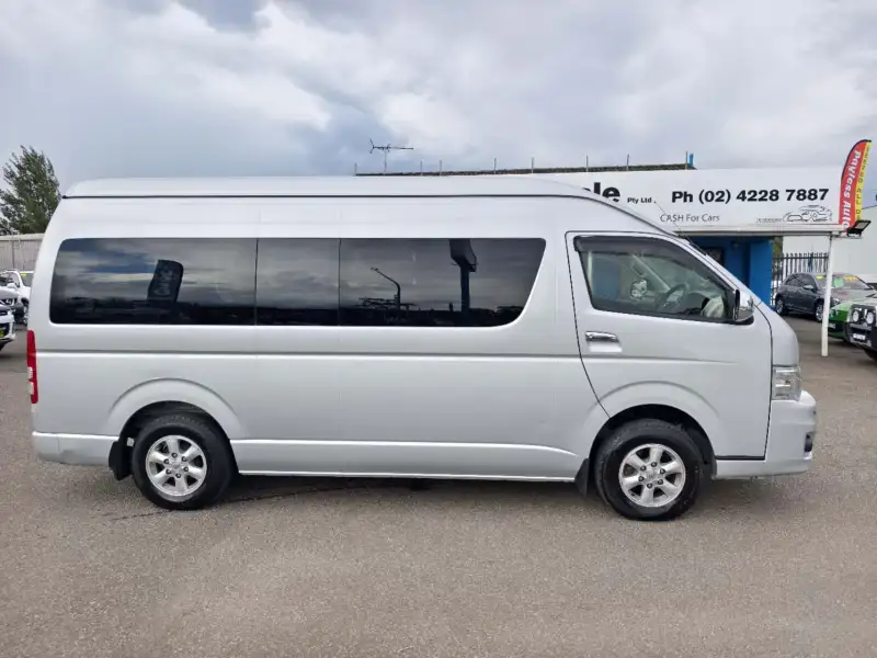 2013 TOYOTA Hiace, Commuter SLWB, high roof, wide body,10 seats, $ 31999 Ready for work.