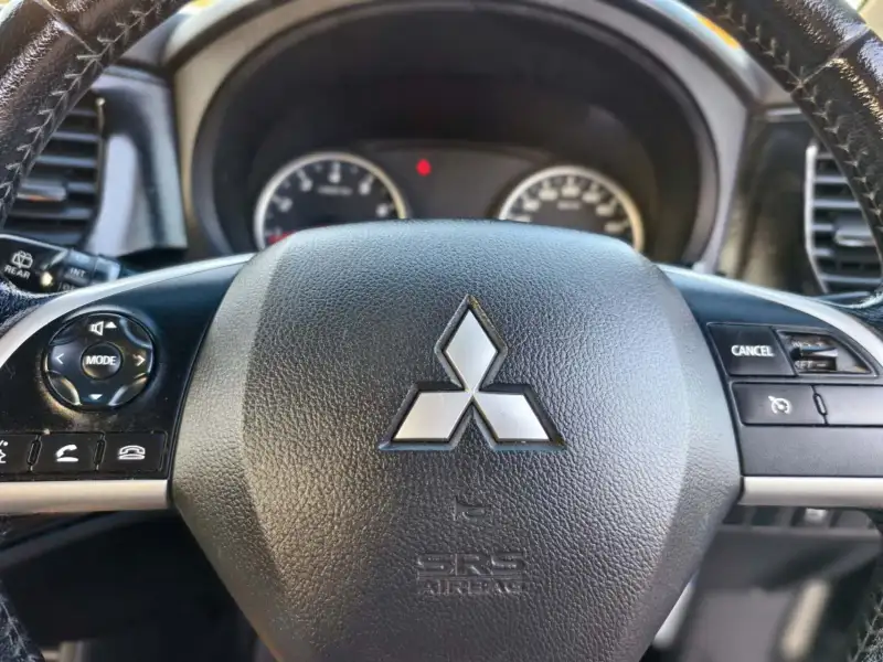 2015 MITSUBISHI OUTLANDER ES (4x4), low kilometers, $ 12999 On special