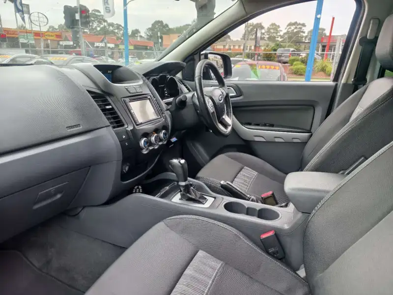 2013 FORD RANGER XLT 3.2 (4x4), Nice truck ! Well maintained ! $ 19999 Ready for work.