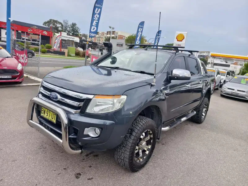 2013 FORD RANGER XLT 3.2 (4x4), Nice truck ! Well maintained ! $ 19999 Ready for work.