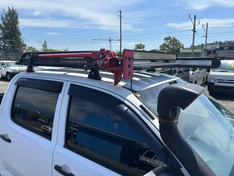 2010 TOYOTA HILUX SR5 (4x4) Turbo Diesel, Manual, Well maintained and tones of equipment