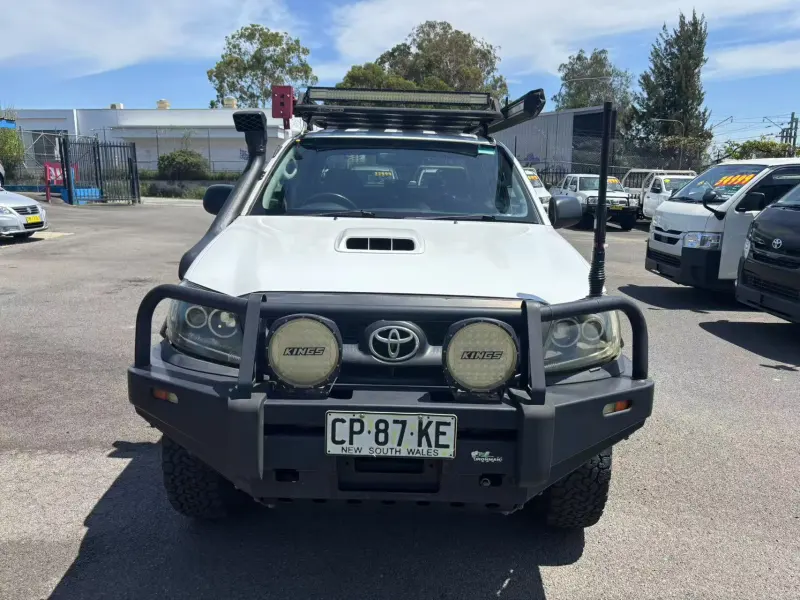 2010 TOYOTA HILUX SR5 (4x4) Turbo Diesel, Manual, Well maintained and tones of equipment