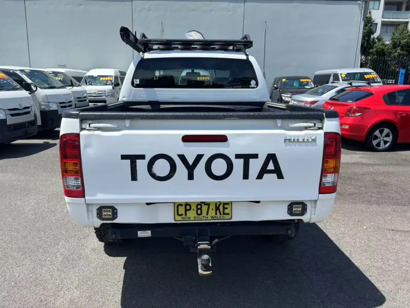 2010 TOYOTA HILUX SR5 (4x4) Turbo Diesel, Manual, Well maintained and tones of equipment