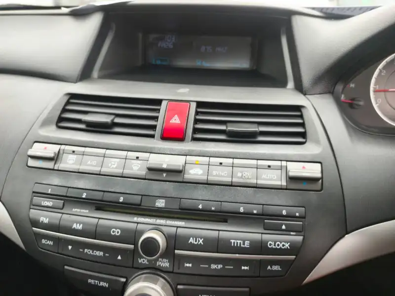 2010 HONDA ACCORD VTi, auto, low kilometers, $ 7999