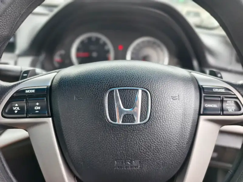 2010 HONDA ACCORD VTi, auto, low kilometers, $ 7999