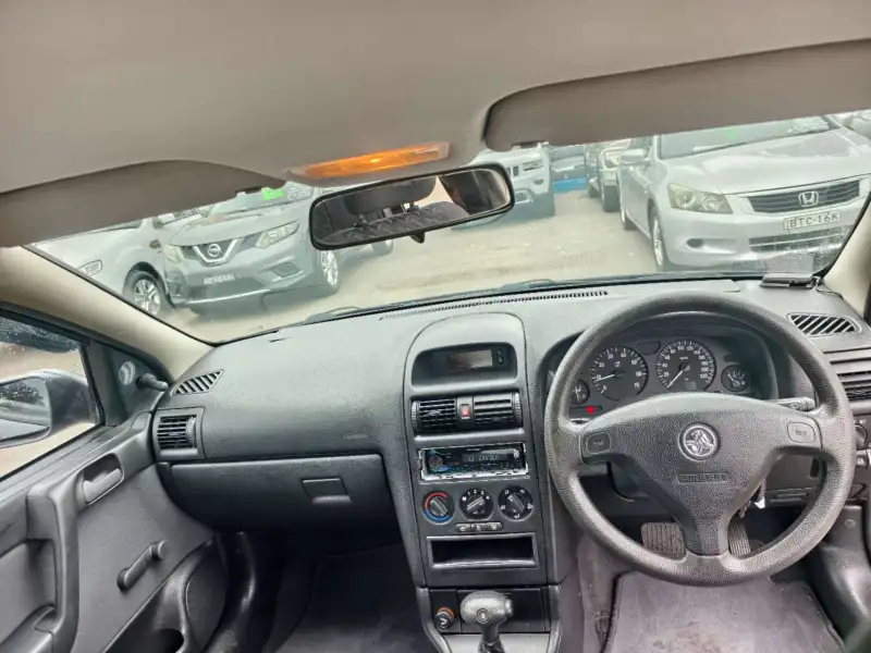 2002 HOLDEN ASTRA CITY, auto, low kilometers, $ 3800 Cheap reliable 1st car.
