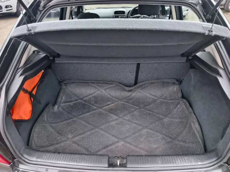 2002 HOLDEN ASTRA CITY, auto, low kilometers, $ 3800 Cheap reliable 1st car.