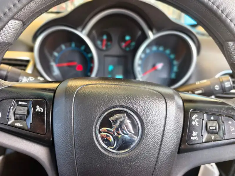 2015 HOLDEN CRUZE EQUIPE, auto, low kilometers, $ 6750